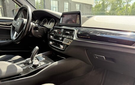 BMW 5 серия, 2019 год, 2 599 999 рублей, 15 фотография