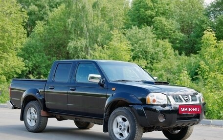 Nissan NP300, 2011 год, 1 380 000 рублей, 6 фотография