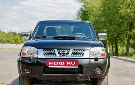 Nissan NP300, 2011 год, 1 380 000 рублей, 2 фотография