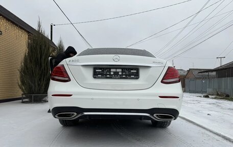 Mercedes-Benz E-Класс, 2018 год, 4 000 000 рублей, 5 фотография