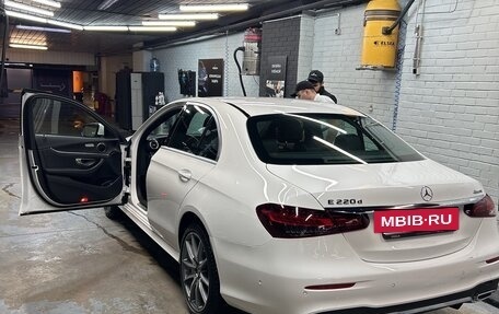 Mercedes-Benz E-Класс, 2021 год, 5 500 000 рублей, 3 фотография