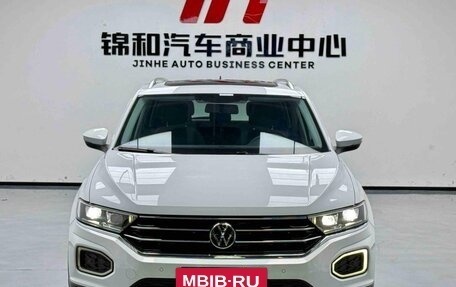 Volkswagen T-Roc I, 2022 год, 1 560 000 рублей, 2 фотография