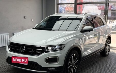Volkswagen T-Roc I, 2022 год, 1 630 000 рублей, 1 фотография