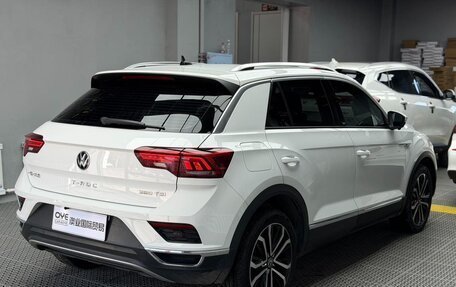 Volkswagen T-Roc I, 2022 год, 1 630 000 рублей, 6 фотография