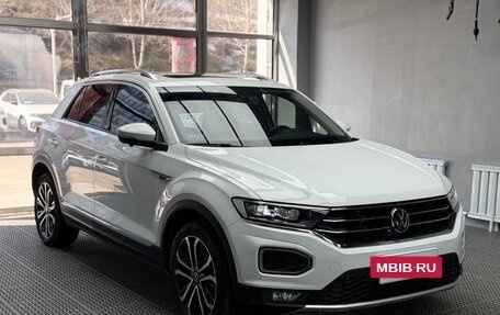Volkswagen T-Roc I, 2022 год, 1 630 000 рублей, 3 фотография
