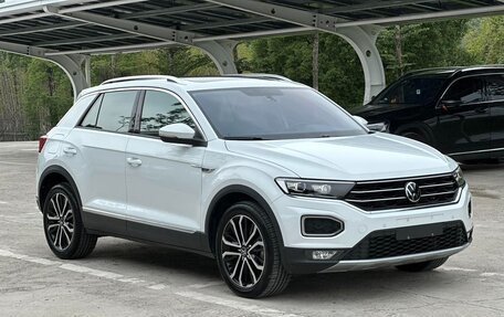 Volkswagen T-Roc I, 2022 год, 1 540 000 рублей, 3 фотография