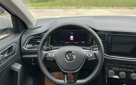 Volkswagen T-Roc I, 2022 год, 1 540 000 рублей, 10 фотография
