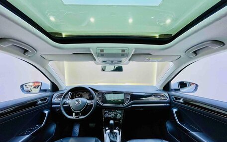 Volkswagen T-Roc I, 2022 год, 1 620 000 рублей, 6 фотография
