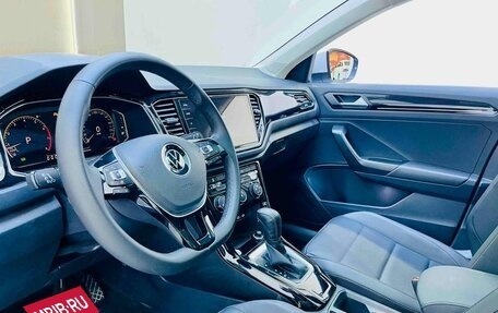 Volkswagen T-Roc I, 2022 год, 1 620 000 рублей, 8 фотография
