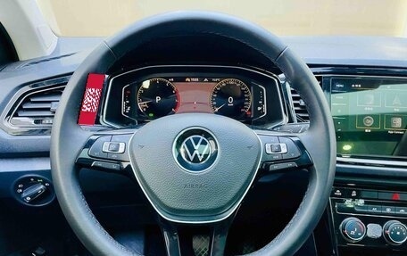 Volkswagen T-Roc I, 2022 год, 1 620 000 рублей, 7 фотография