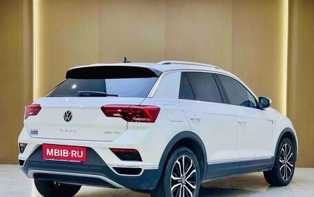 Volkswagen T-Roc I, 2022 год, 1 620 000 рублей, 4 фотография