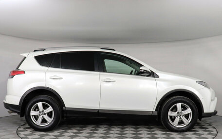 Toyota RAV4, 2017 год, 1 997 000 рублей, 5 фотография