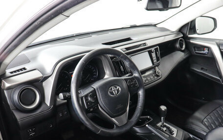 Toyota RAV4, 2017 год, 1 997 000 рублей, 10 фотография