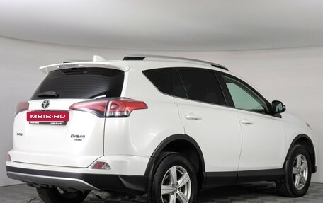 Toyota RAV4, 2017 год, 1 997 000 рублей, 6 фотография