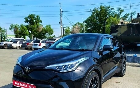 Toyota C-HR I рестайлинг, 2020 год, 2 240 000 рублей, 8 фотография