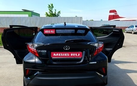 Toyota C-HR I рестайлинг, 2020 год, 2 240 000 рублей, 5 фотография