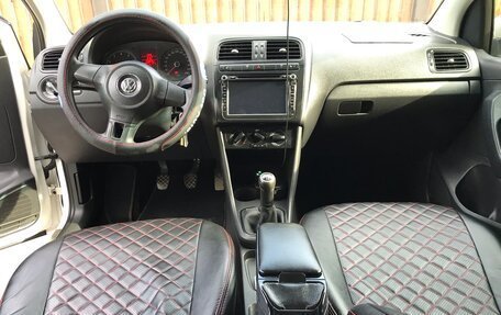 Volkswagen Polo VI (EU Market), 2011 год, 790 000 рублей, 2 фотография