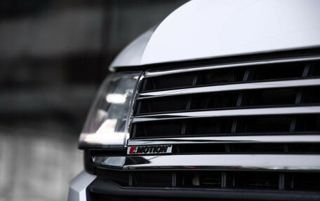 Volkswagen Multivan T6 рестайлинг, 2020 год, 4 699 000 рублей, 4 фотография