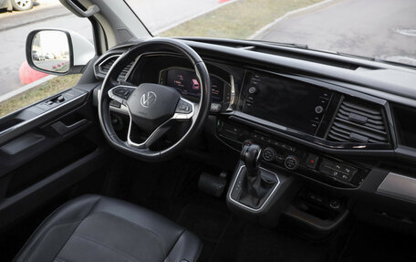 Volkswagen Multivan T6 рестайлинг, 2020 год, 4 699 000 рублей, 13 фотография
