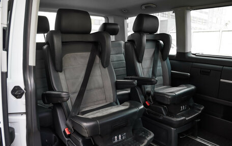 Volkswagen Multivan T6 рестайлинг, 2020 год, 4 699 000 рублей, 36 фотография