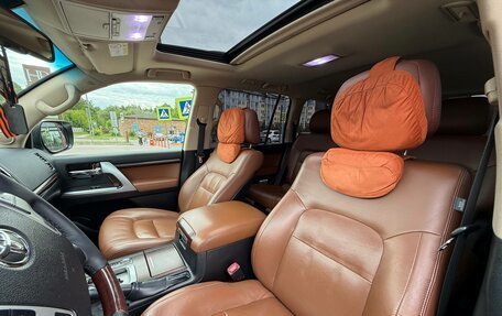 Toyota Land Cruiser 200, 2014 год, 5 280 000 рублей, 21 фотография