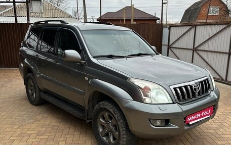 Toyota Land Cruiser Prado 120 рестайлинг, 2004 год, 1 580 000 рублей, 2 фотография