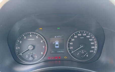 Hyundai Solaris II рестайлинг, 2017 год, 1 150 000 рублей, 19 фотография