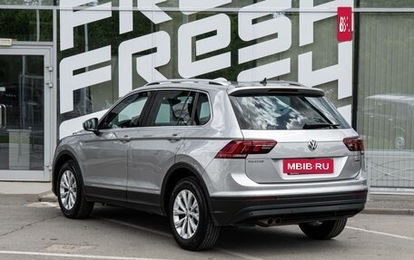 Volkswagen Tiguan II, 2017 год, 2 449 000 рублей, 2 фотография