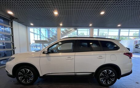 Mitsubishi Outlander III рестайлинг 3, 2021 год, 2 730 000 рублей, 6 фотография