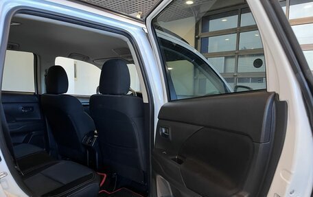 Mitsubishi Outlander III рестайлинг 3, 2021 год, 2 730 000 рублей, 15 фотография