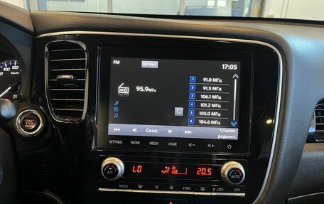 Mitsubishi Outlander III рестайлинг 3, 2021 год, 2 730 000 рублей, 13 фотография