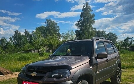 Chevrolet Niva I рестайлинг, 2017 год, 750 000 рублей, 1 фотография