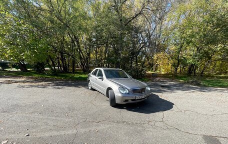 Mercedes-Benz C-Класс, 2003 год, 550 000 рублей, 1 фотография