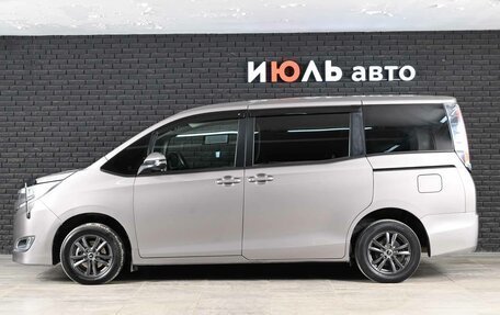 Toyota Noah III, 2018 год, 2 200 000 рублей, 7 фотография