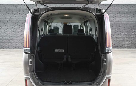 Toyota Noah III, 2018 год, 2 200 000 рублей, 9 фотография