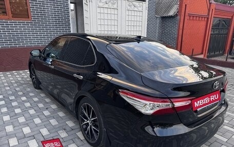 Toyota Camry, 2019 год, 2 390 000 рублей, 3 фотография