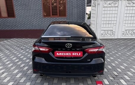 Toyota Camry, 2019 год, 2 390 000 рублей, 4 фотография
