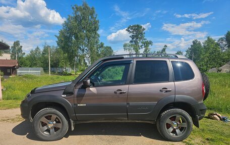 Chevrolet Niva I рестайлинг, 2017 год, 750 000 рублей, 2 фотография