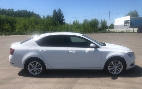 Skoda Octavia, 2017 год, 1 730 000 рублей, 3 фотография
