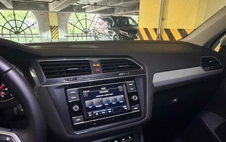 Volkswagen Tiguan II, 2022 год, 3 200 000 рублей, 29 фотография
