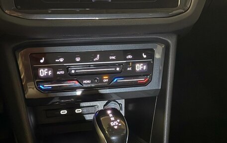 Volkswagen Tiguan II, 2022 год, 3 200 000 рублей, 26 фотография
