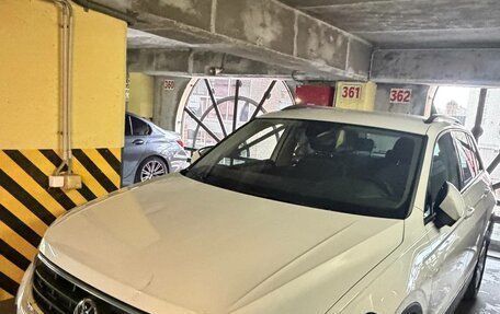 Volkswagen Tiguan II, 2022 год, 3 200 000 рублей, 16 фотография