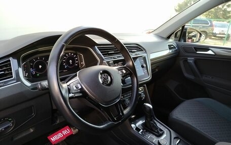 Volkswagen Tiguan II, 2019 год, 2 899 000 рублей, 15 фотография