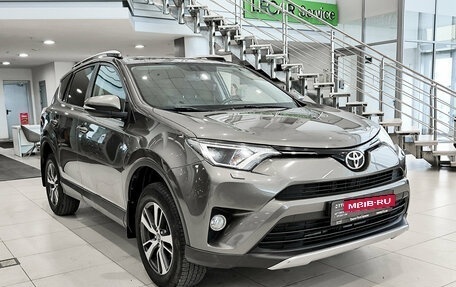 Toyota RAV4, 2017 год, 2 430 000 рублей, 3 фотография