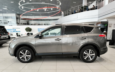 Toyota RAV4, 2017 год, 2 430 000 рублей, 10 фотография