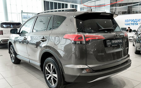 Toyota RAV4, 2017 год, 2 430 000 рублей, 8 фотография