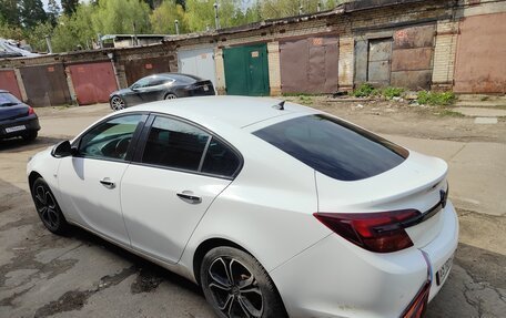 Opel Insignia II рестайлинг, 2014 год, 600 000 рублей, 3 фотография