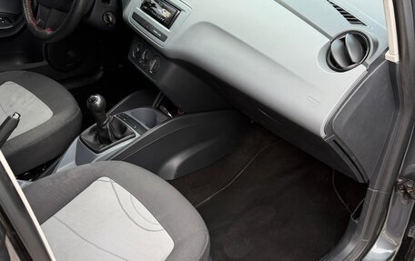 SEAT Ibiza IV рестайлинг 2, 2013 год, 700 000 рублей, 10 фотография