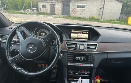 Mercedes-Benz E-Класс, 2014 год, 2 400 000 рублей, 4 фотография