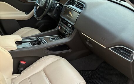 Jaguar F-Pace, 2017 год, 3 000 000 рублей, 9 фотография